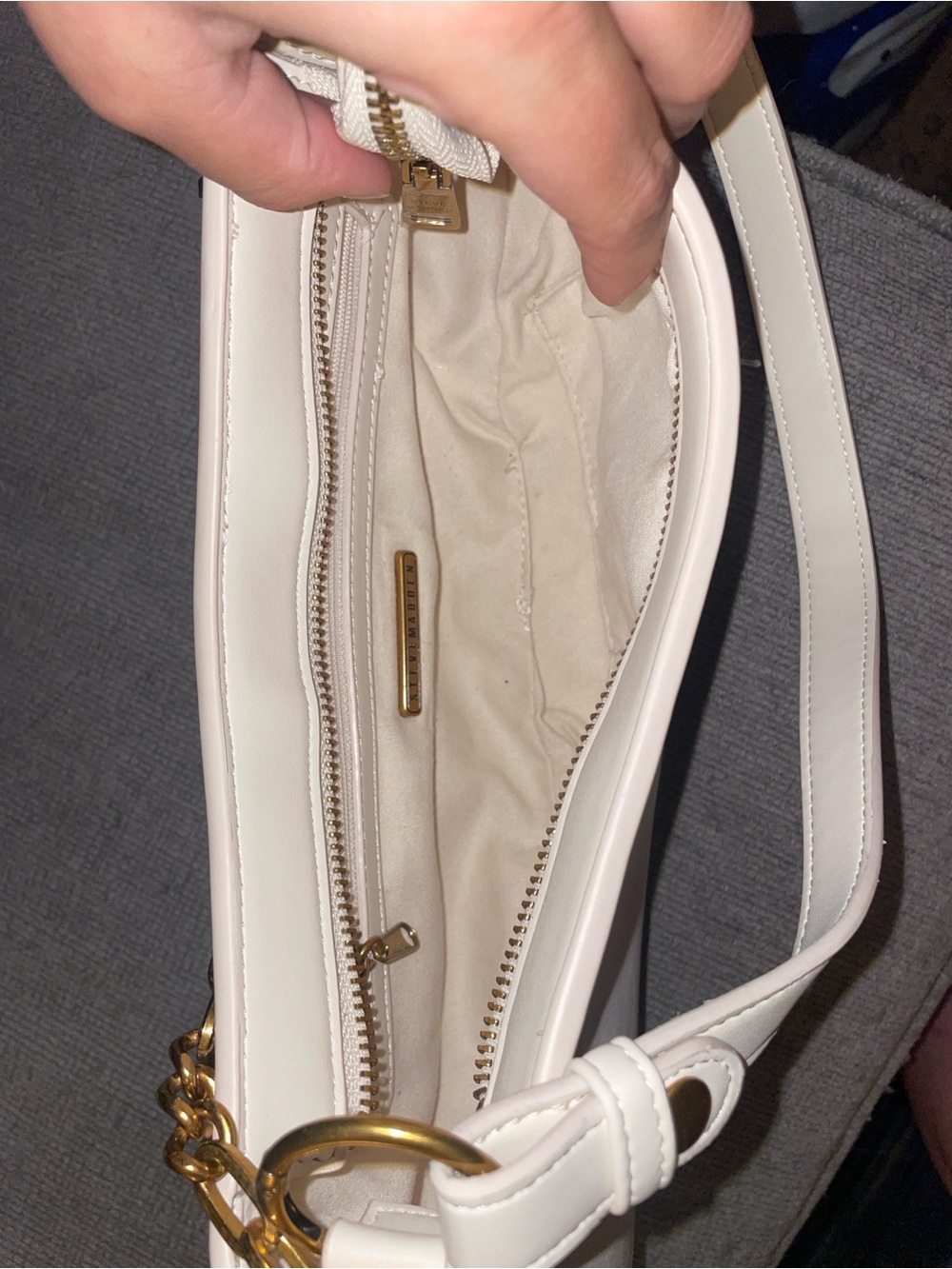 Steve Madden Ivory Shoulder Bag with Gold Chain Accent NWT! - Picture 6 of 6